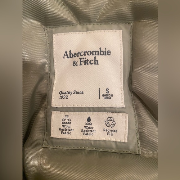 Abercrombie & Fitch Puff Jacket - Picture 3 of 6